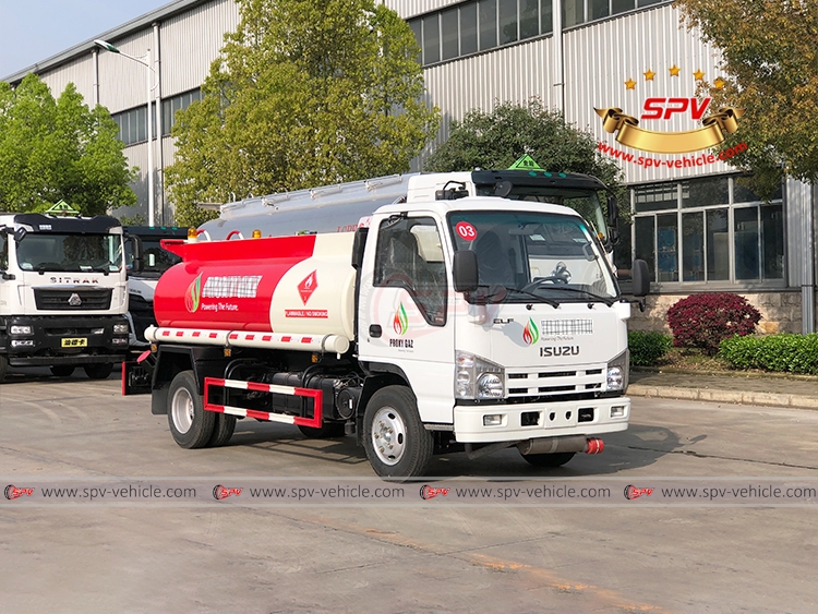 4,000 Litres Refueling Tank Truck ISUZU - RF 4,000 Litres Refueling Tank Truck ISUZU - RF